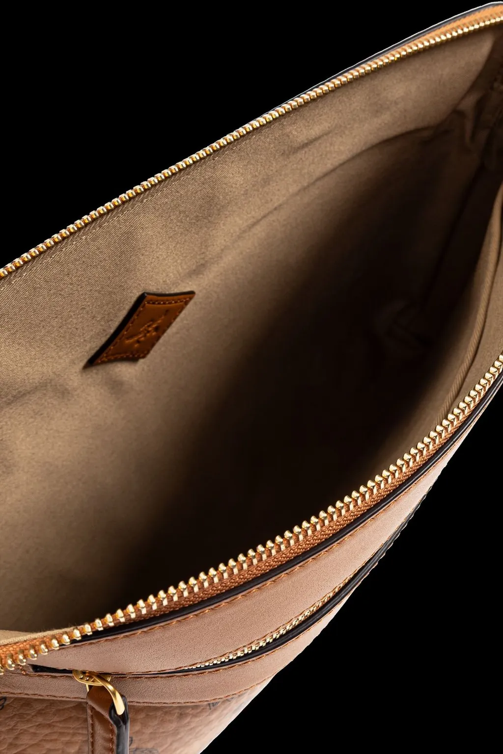 Diamond Wristlet Medium Pouch Bag
