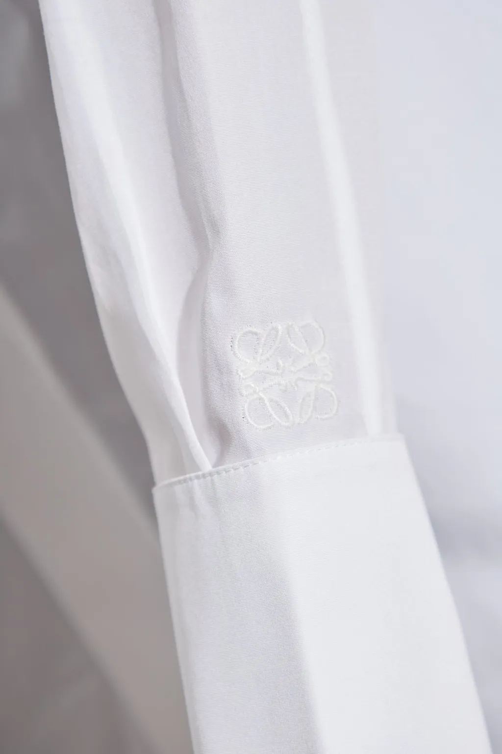 Curved Hem Buttoned Shirt