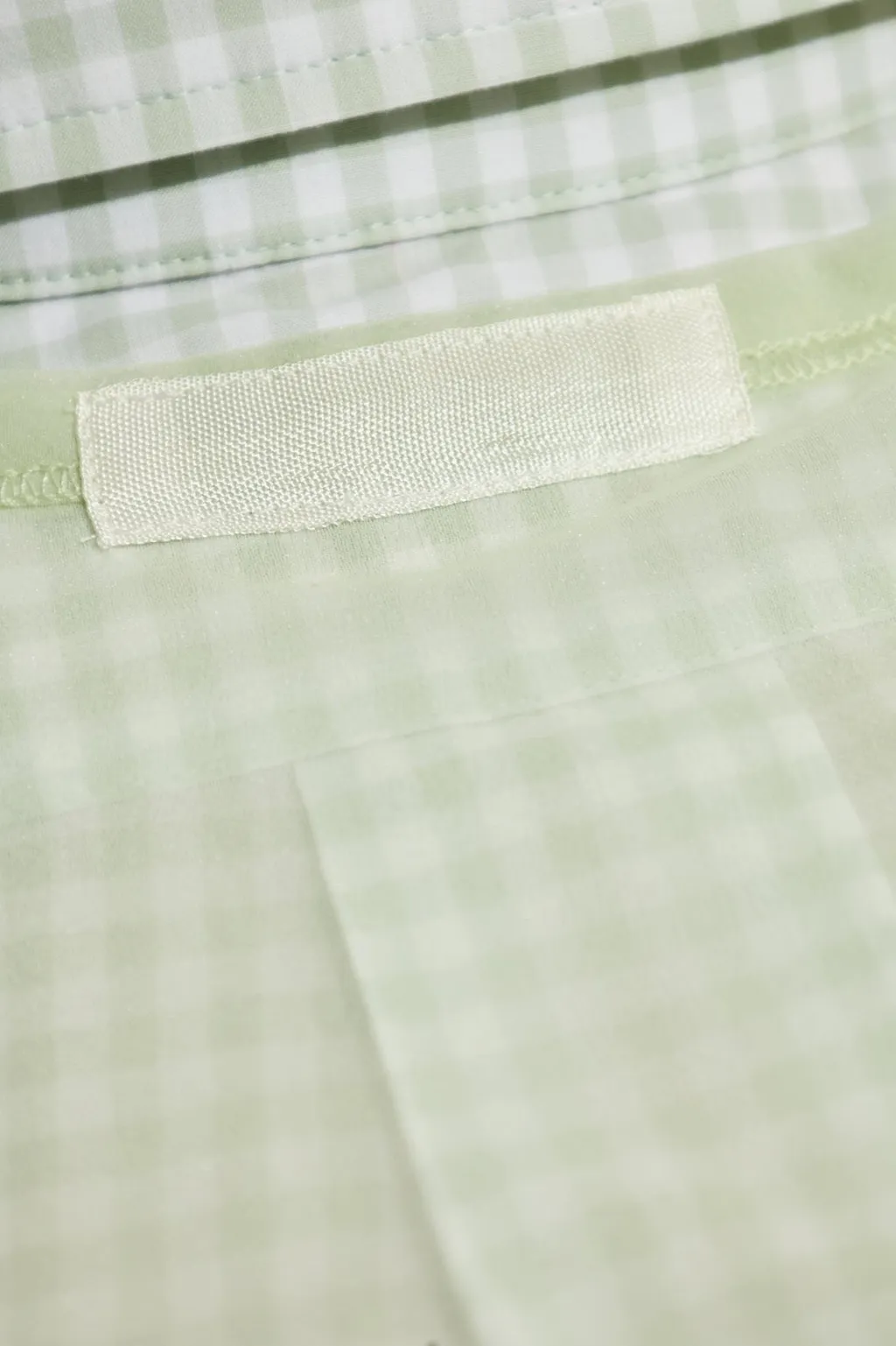 Gingham Sleeveless Shirt