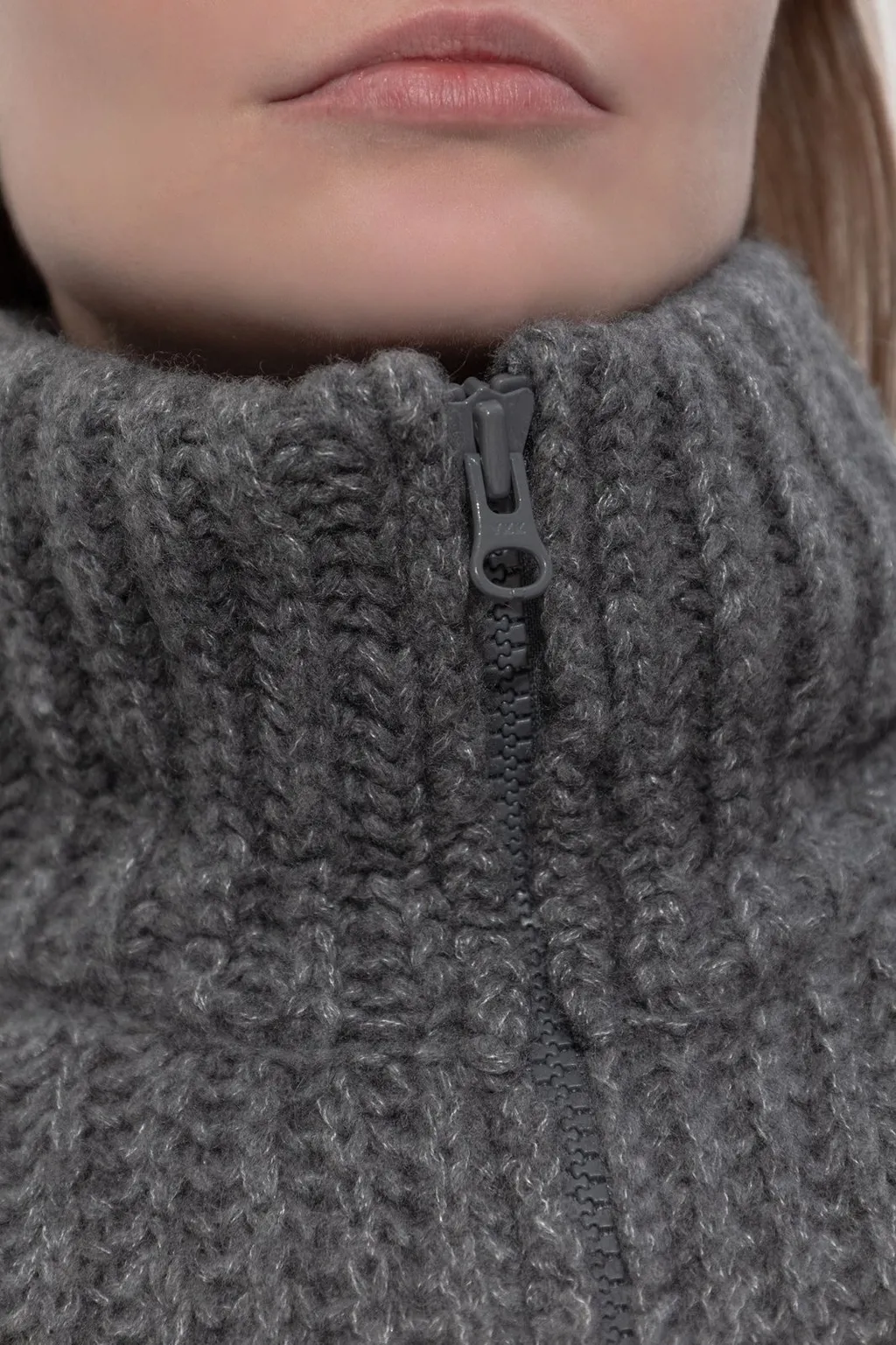 Ribbed Knit Zip-Up Cardigan