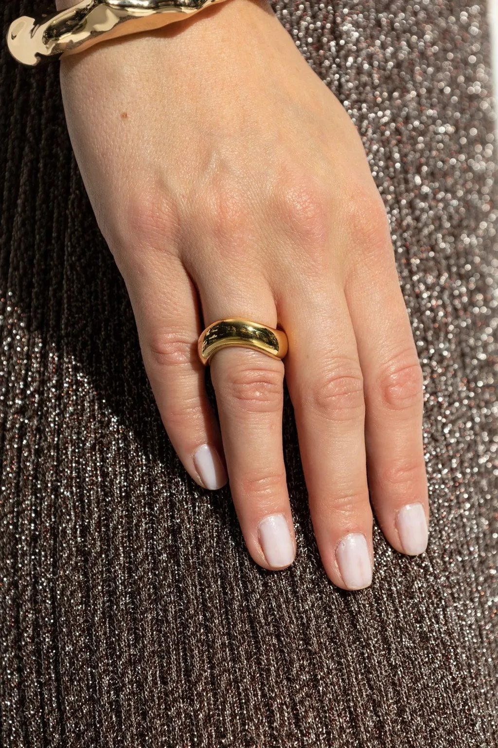 Curved Ring