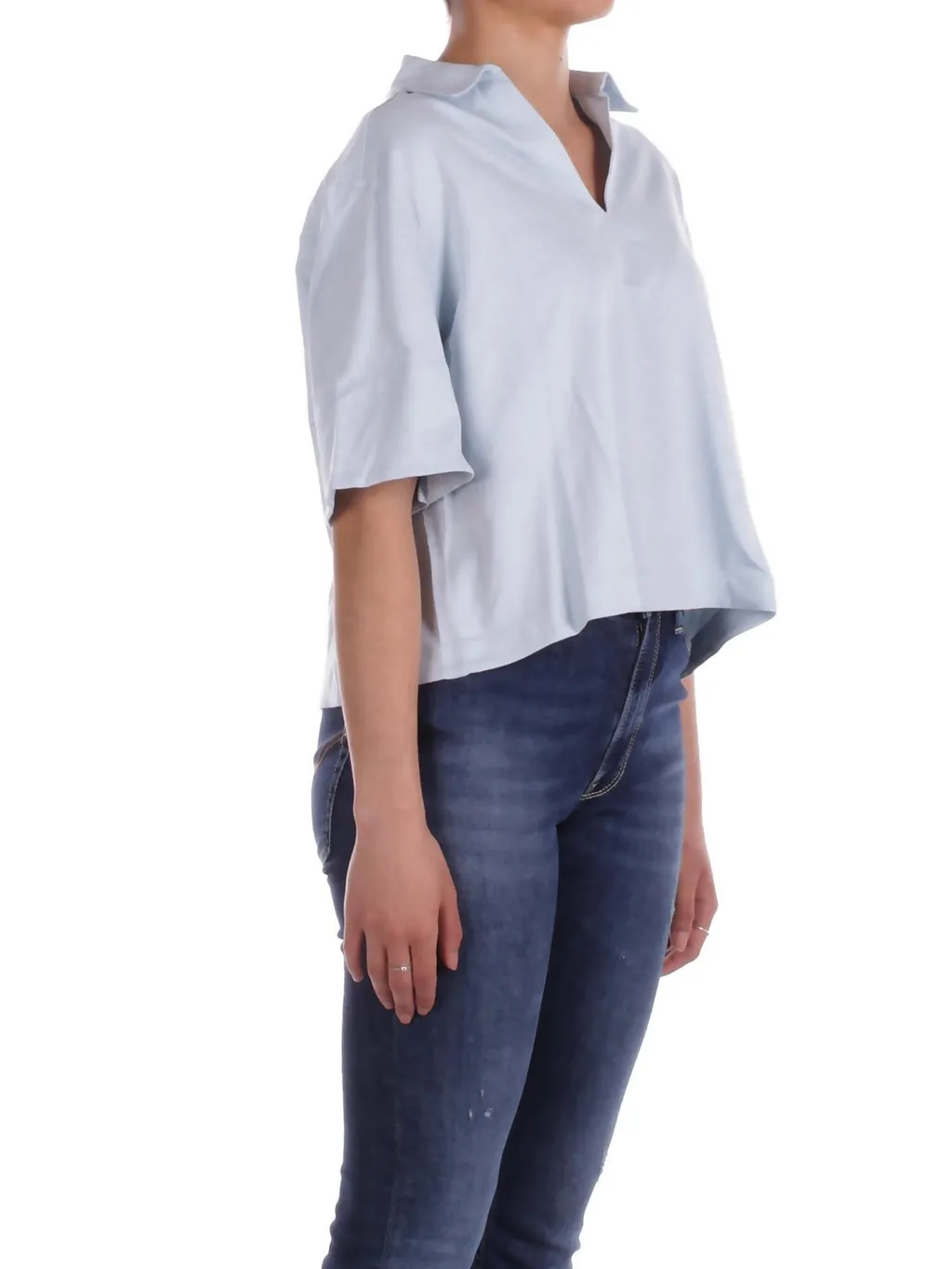 Cropped V-Neck Shirt