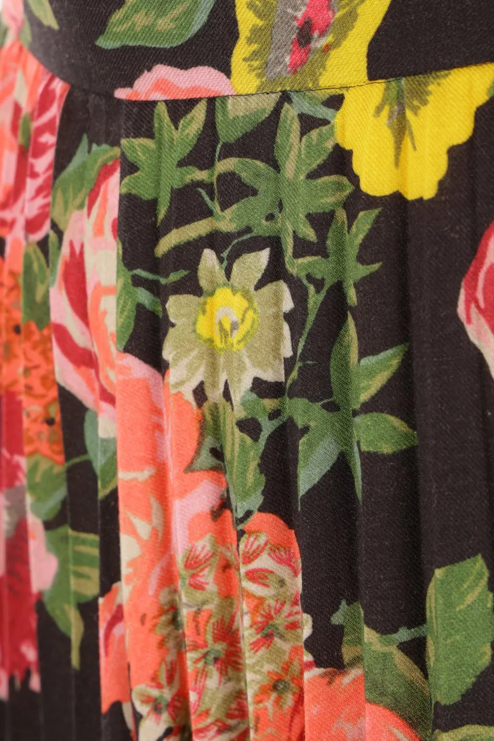 Pleated Floral Print Midi Skirt
