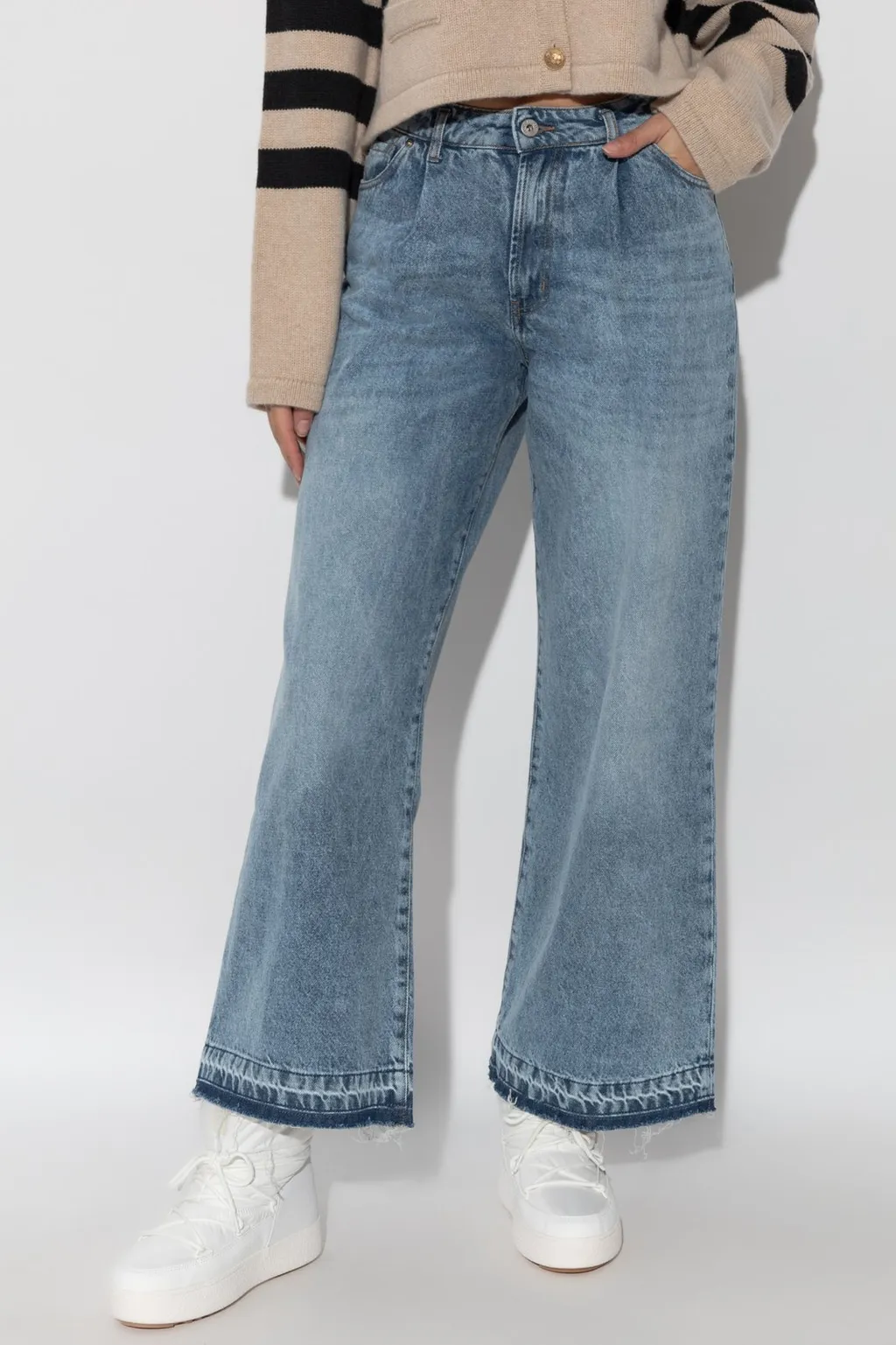 Wide-Leg Jeans