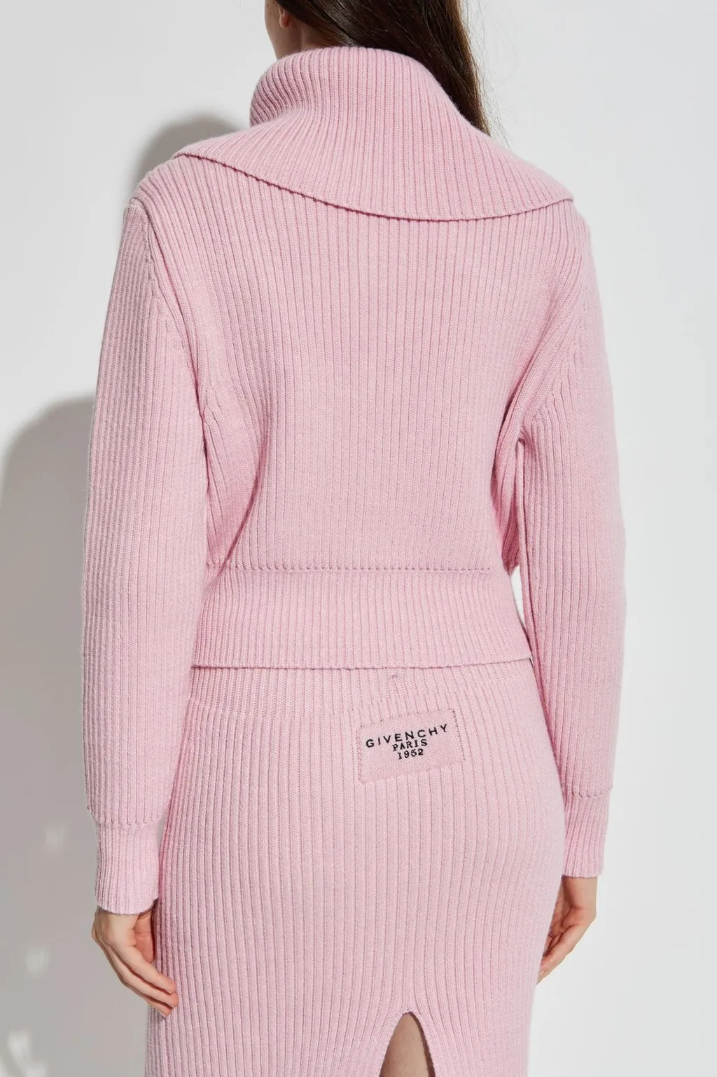 Ribbed Knit Cardigan With Oversized Collar