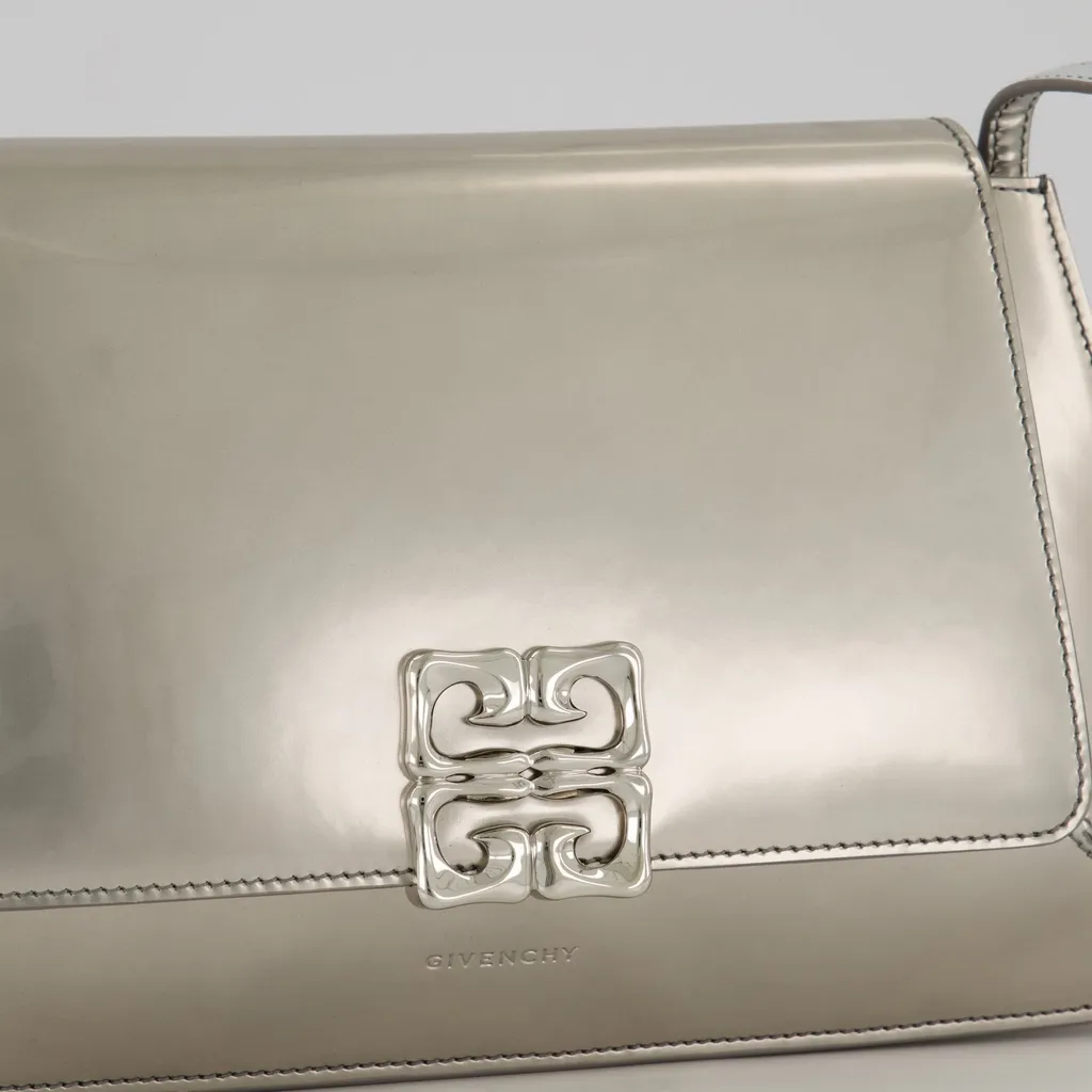 Giv 4G Shoulder Bag