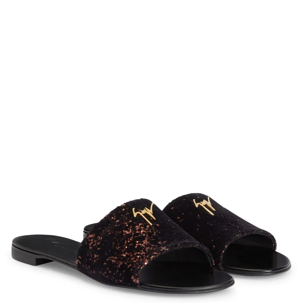 Flats With Glitter Embellishment