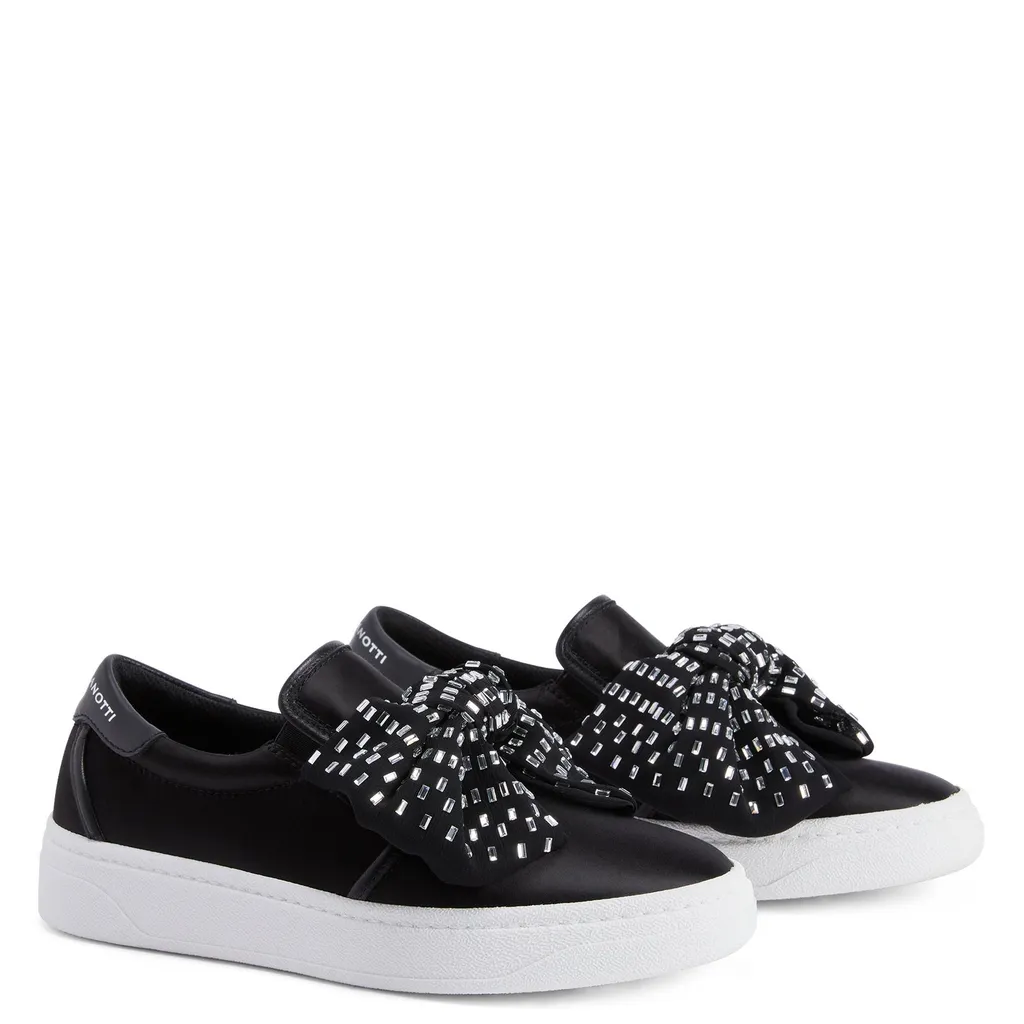 Sneakers With Bow Detail