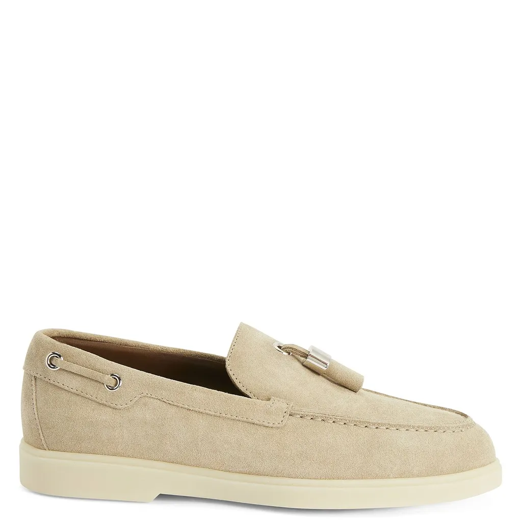 Loafer With Tassel