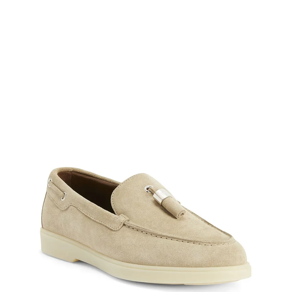 Loafer With Tassel