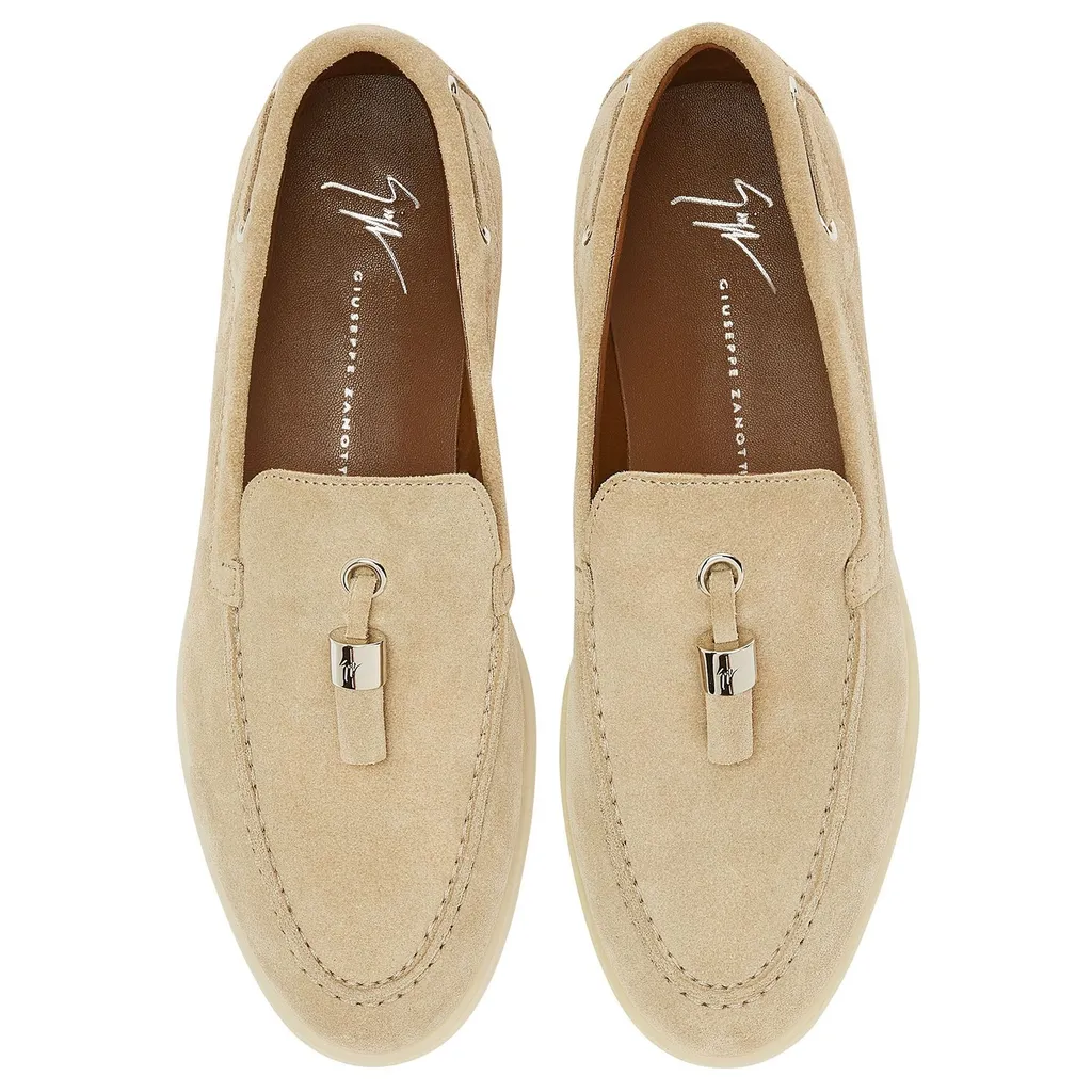 Loafer With Tassel