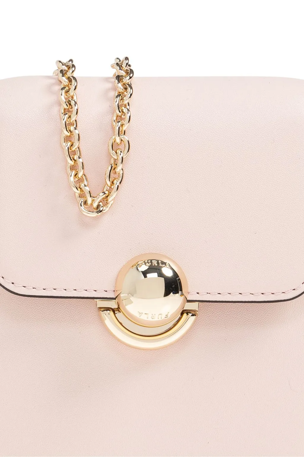 Smartphone Case With Chain