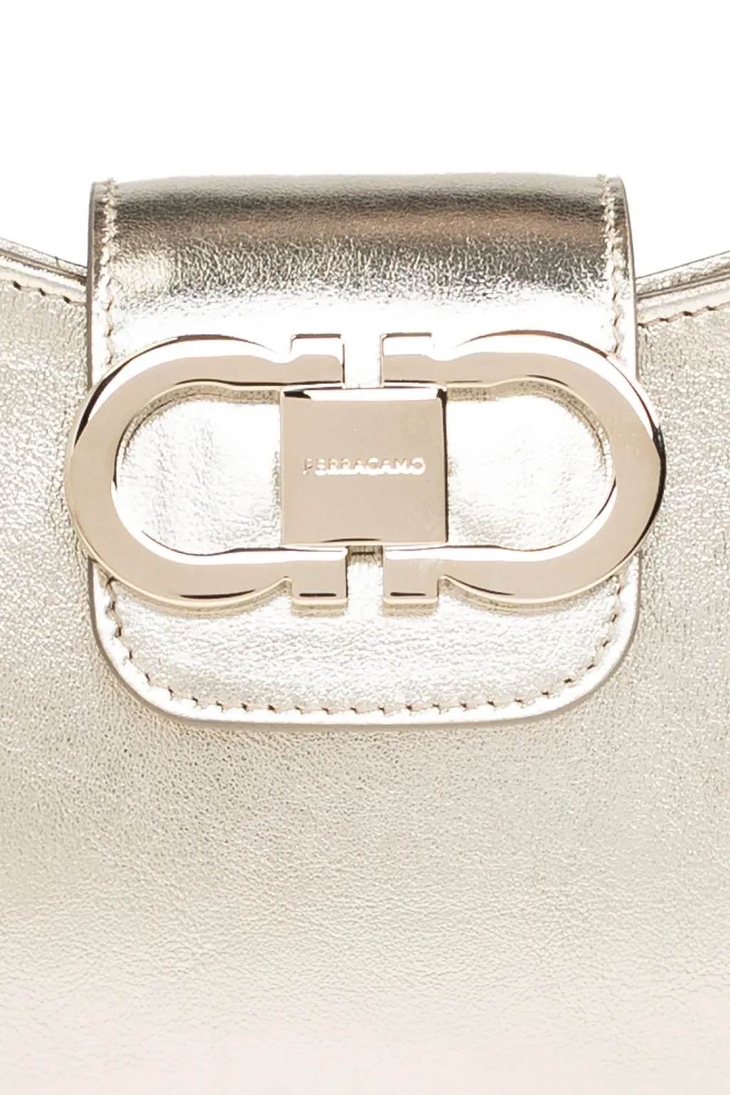 Vara Chain Shoulder Bag