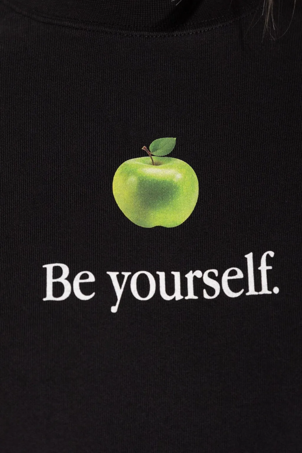 Sweatshirt With Apple Graphic