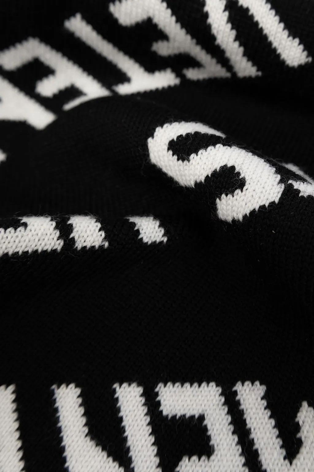 Logo Scarf