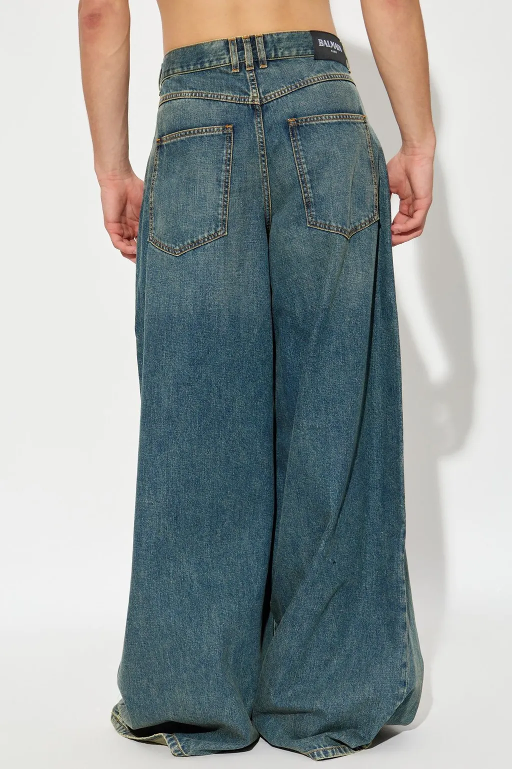 Wide-Leg Jeans