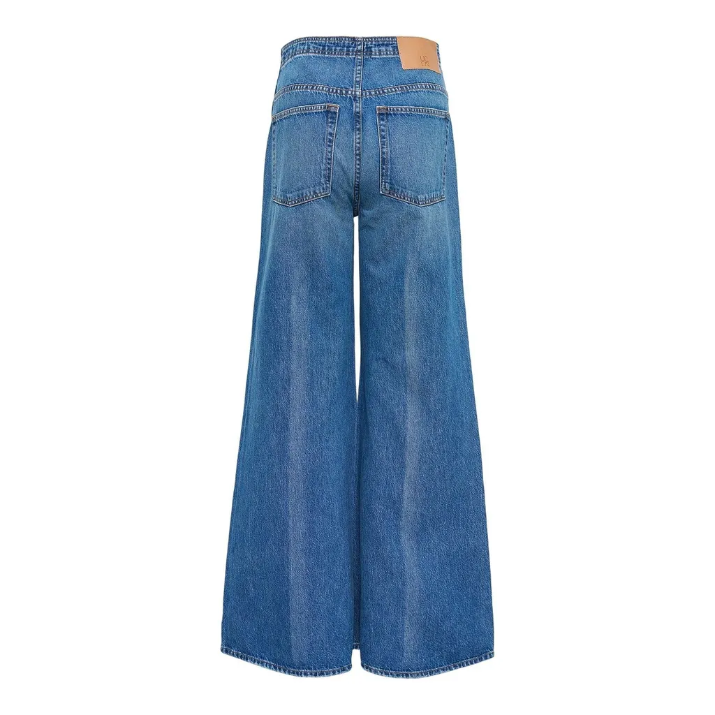 Wide-Leg Jeans