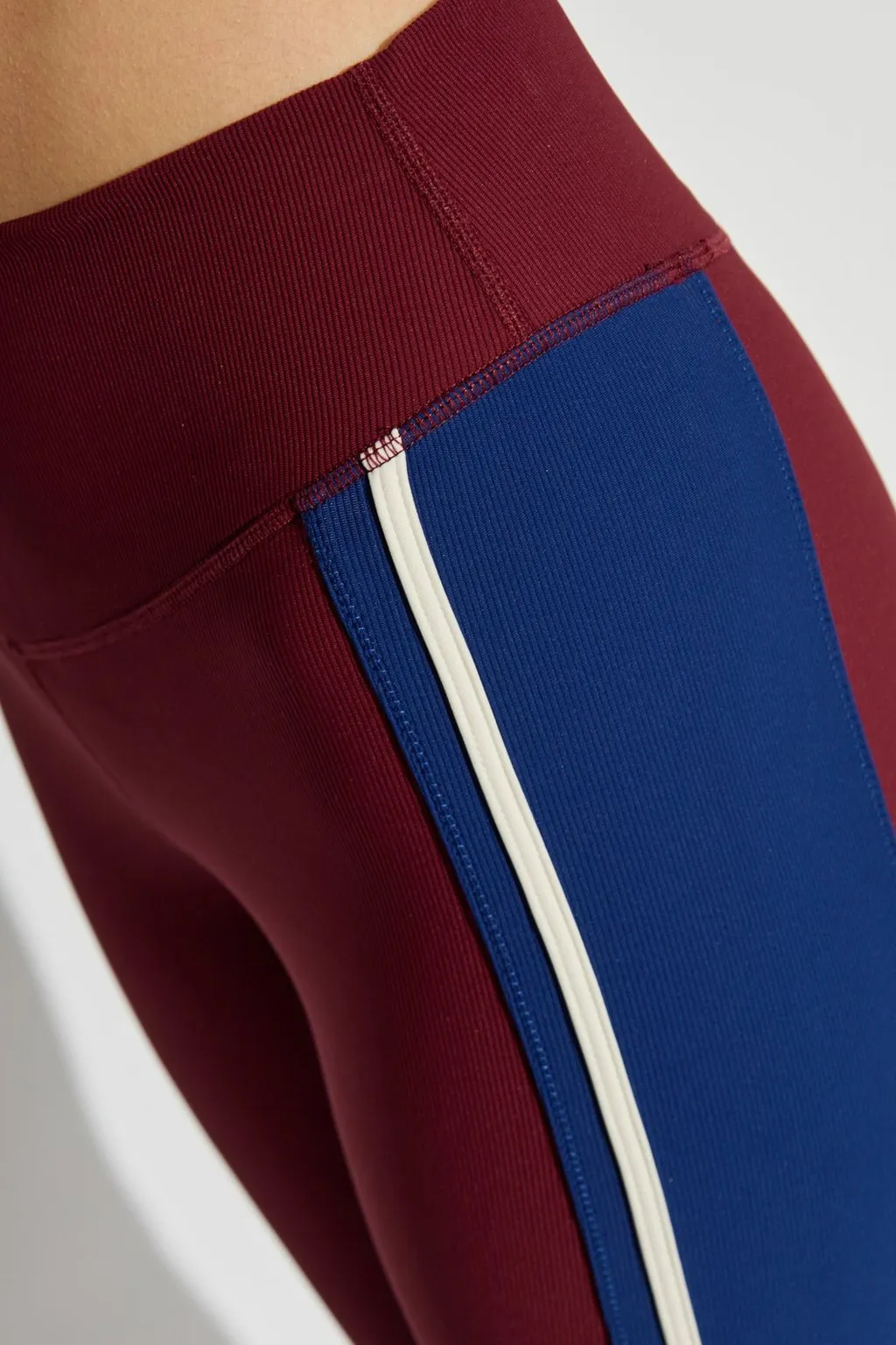 High-Waisted Leggings With Contrast Piping