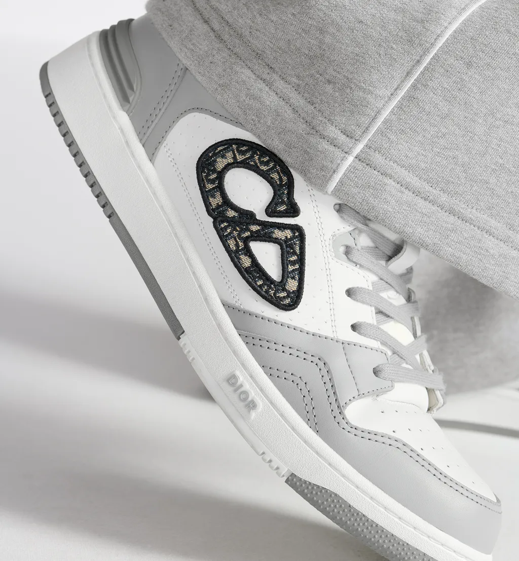 B57 Dribble Low-Top Sneaker