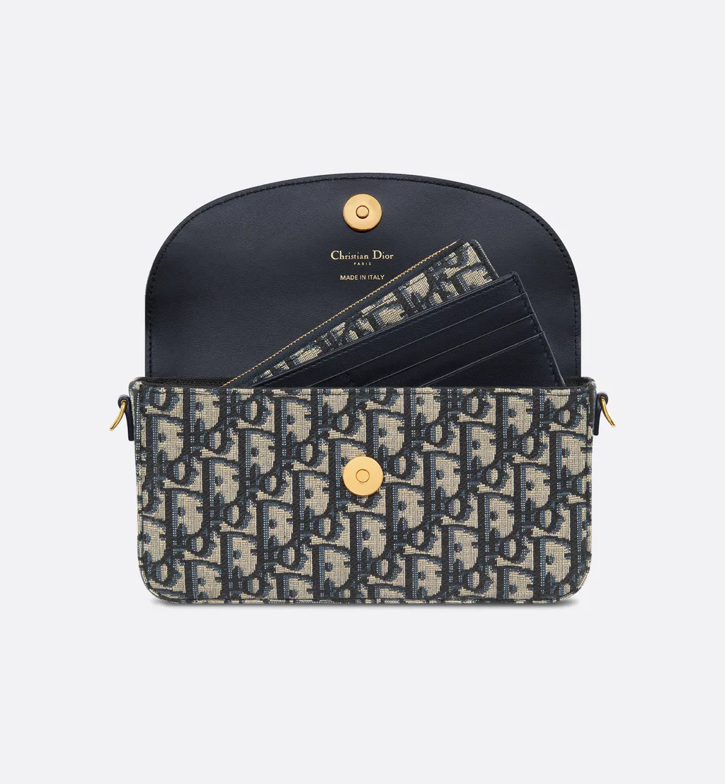 30 Montaigne Pouch With Chain