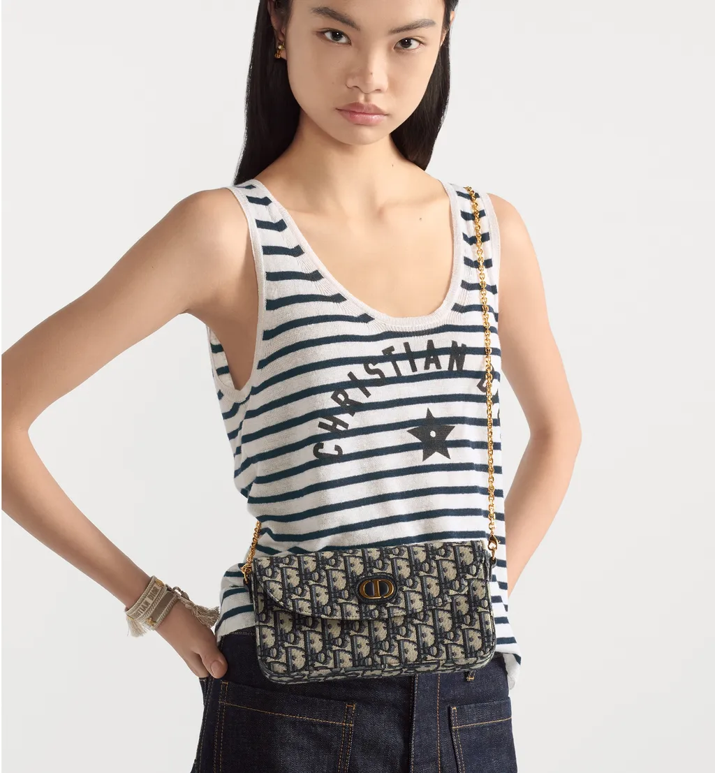 30 Montaigne Pouch With Chain