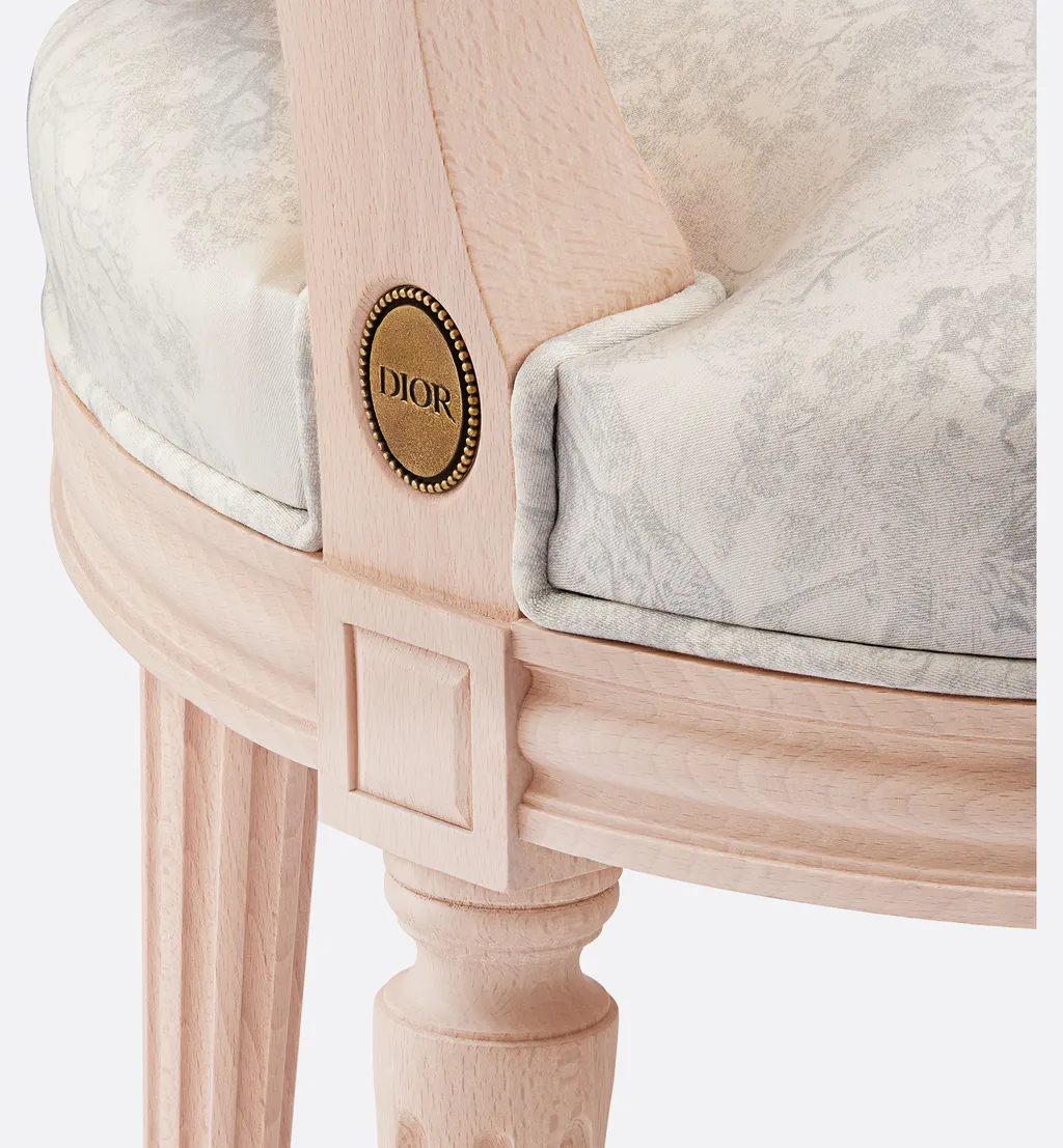 Medallion Chair