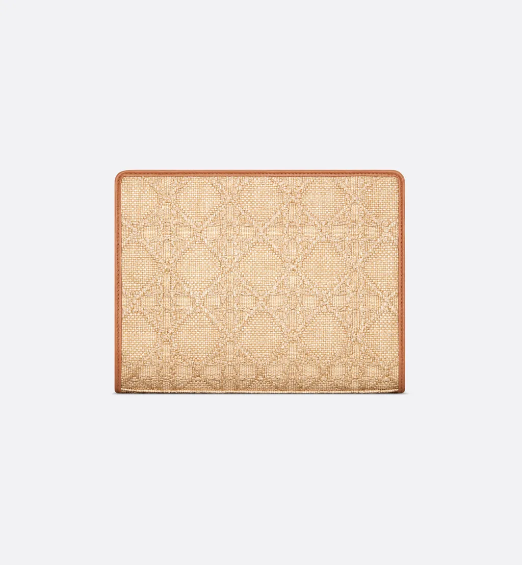 30 Montaigne Dea Pouch