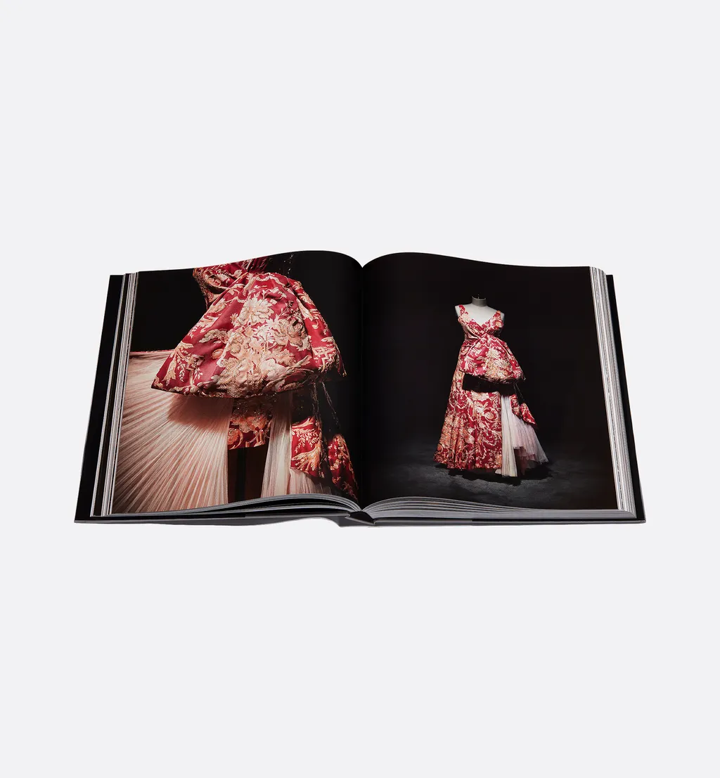 Book: Dior By Gianfranco Ferré
