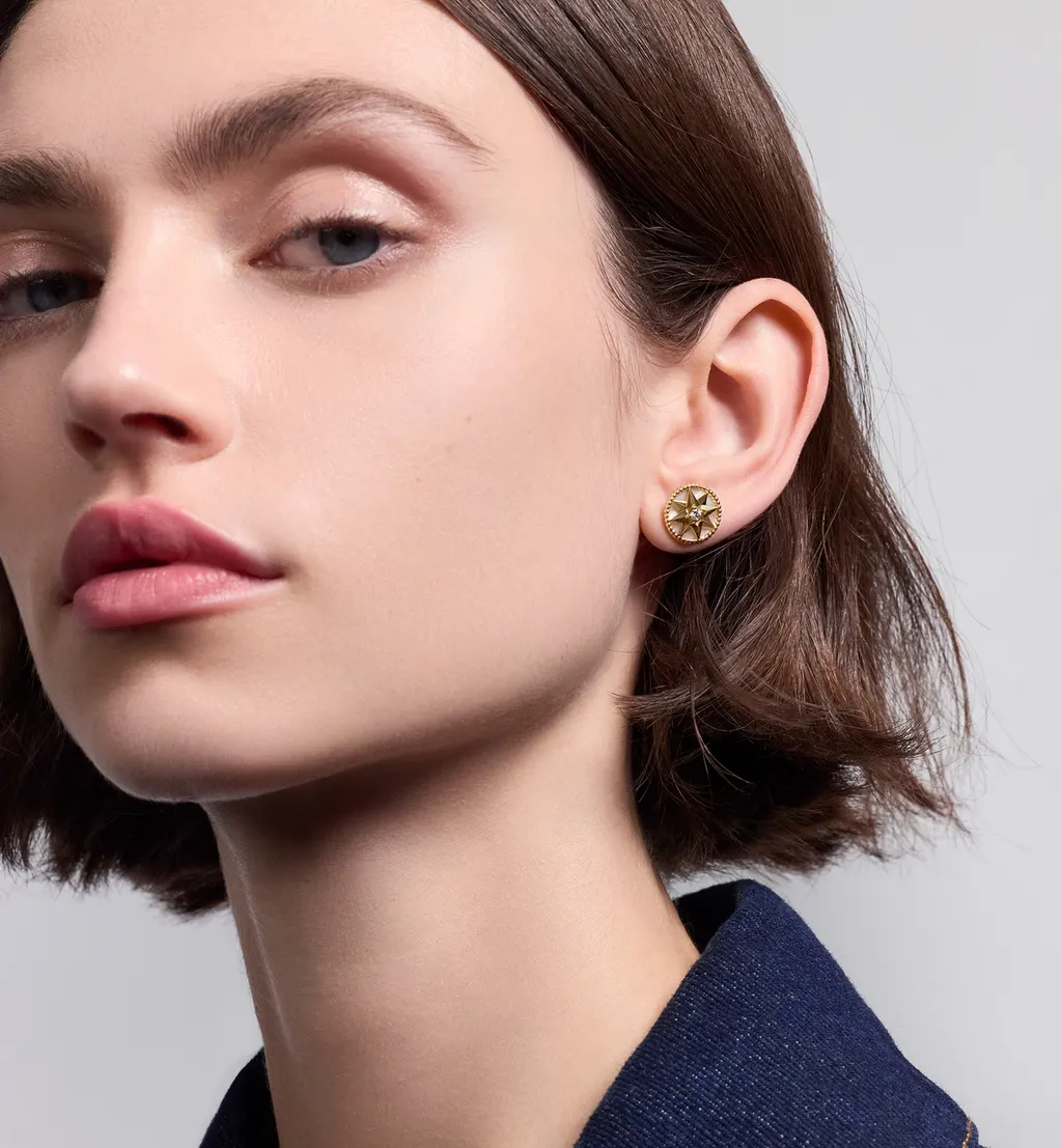 Medium Rose Des Vents Single Earring