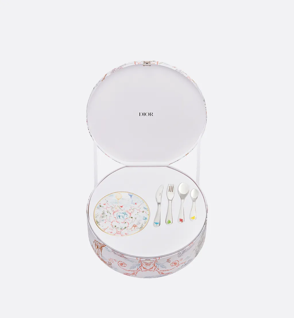 Set With Plate And Four Cutlery Items