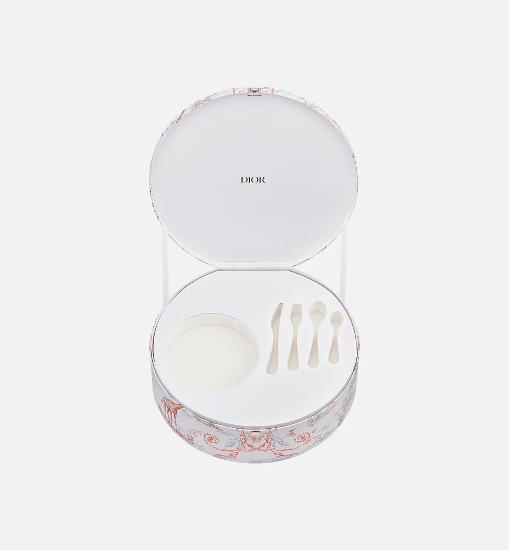 Set With Plate And Four Cutlery Items