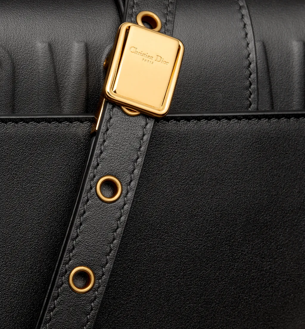 30 Montaigne East-West Bag With Chain