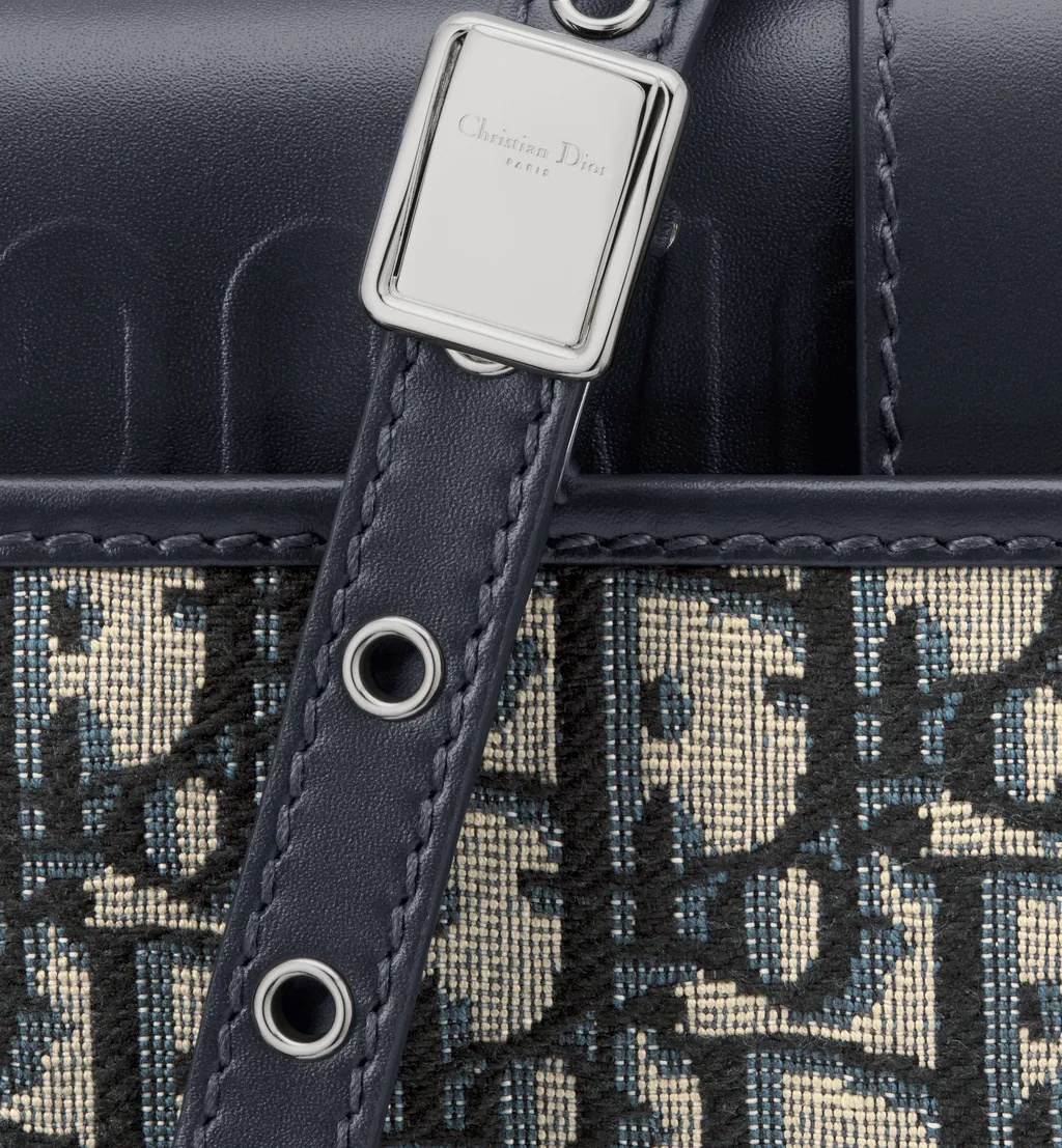 30 Montaigne East-West Bag With Chain
