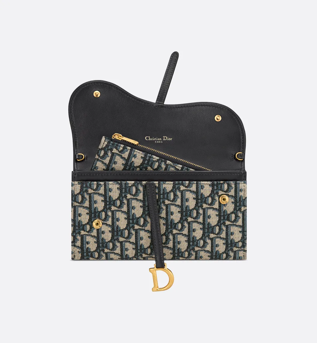 Small Saddle Pouch With Chain