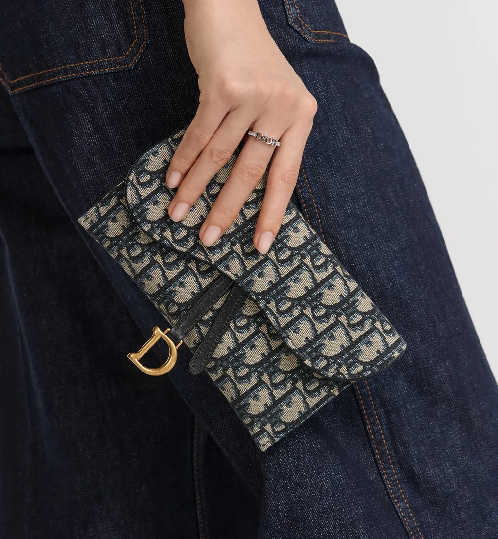 Small Saddle Pouch With Chain