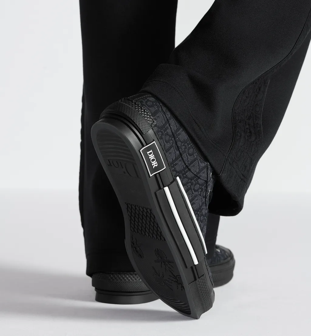 B23 League High-Top Sneaker