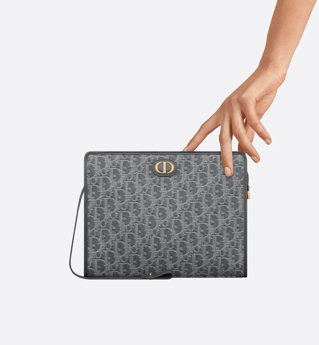 30 Montaigne Dea Pouch