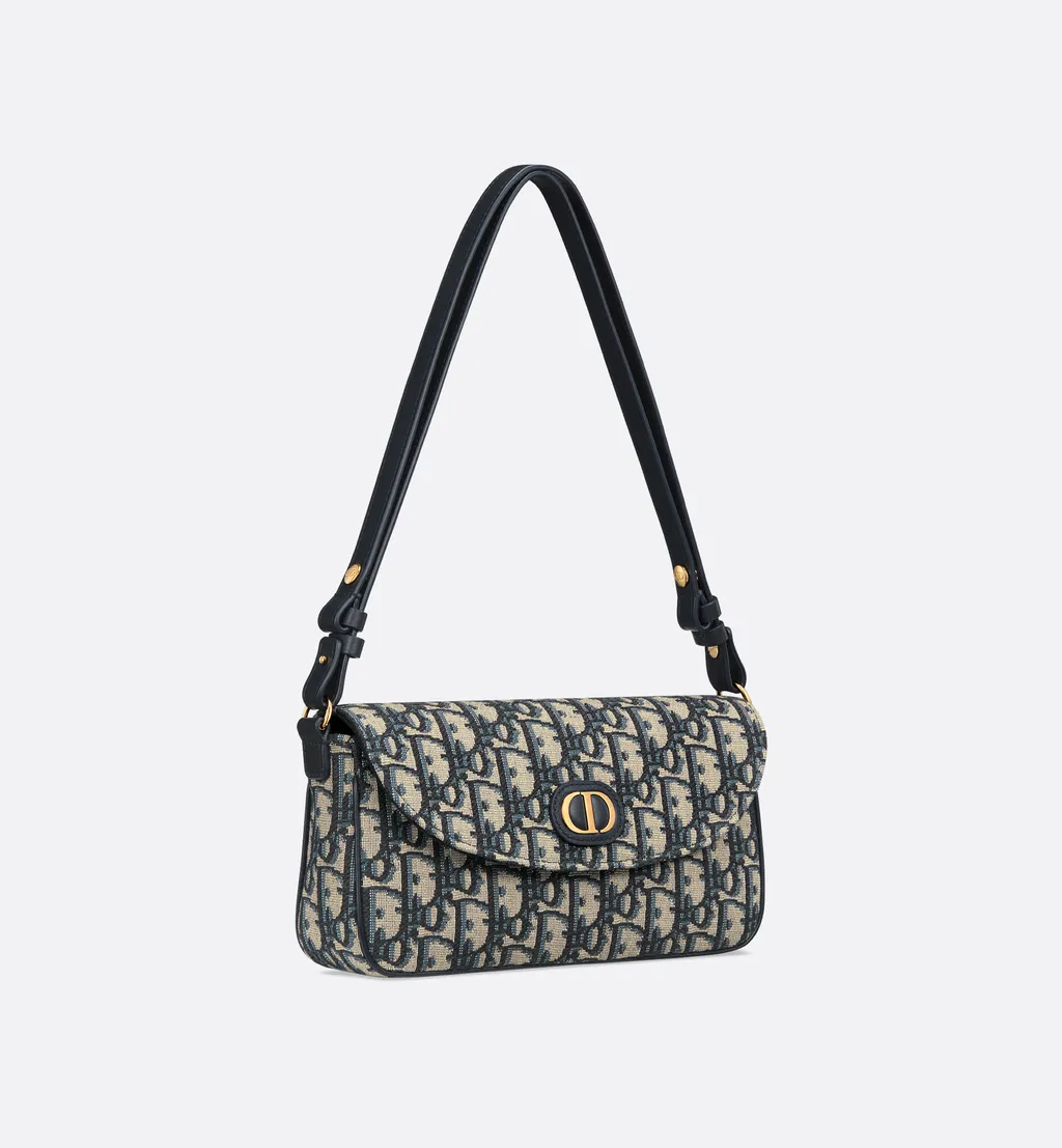30 Montaigne D-Vine Pouch With Chain