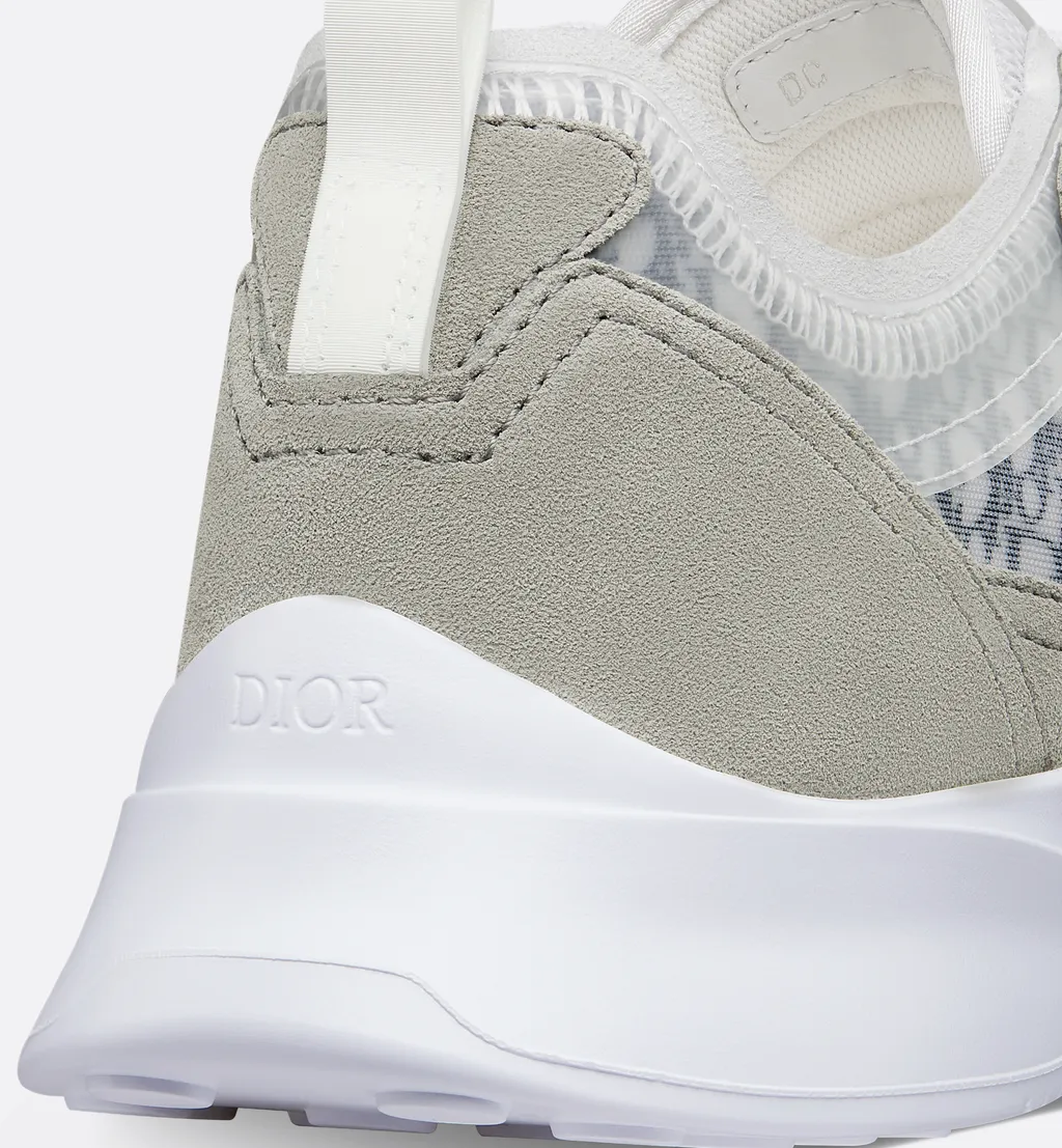 B25 Runner Sneaker