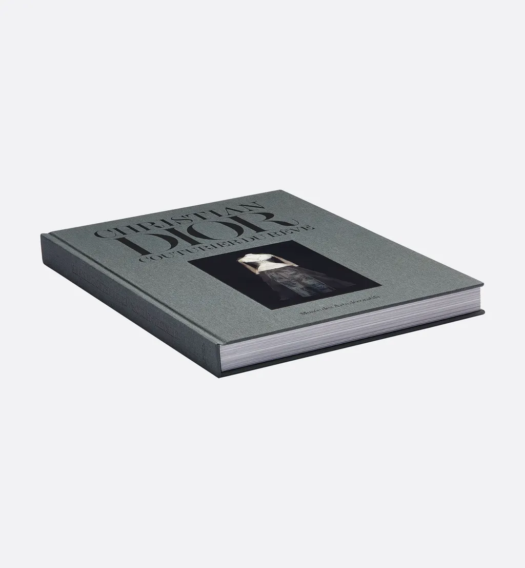 Book: Christian Dior – Couturier Du RÊVe