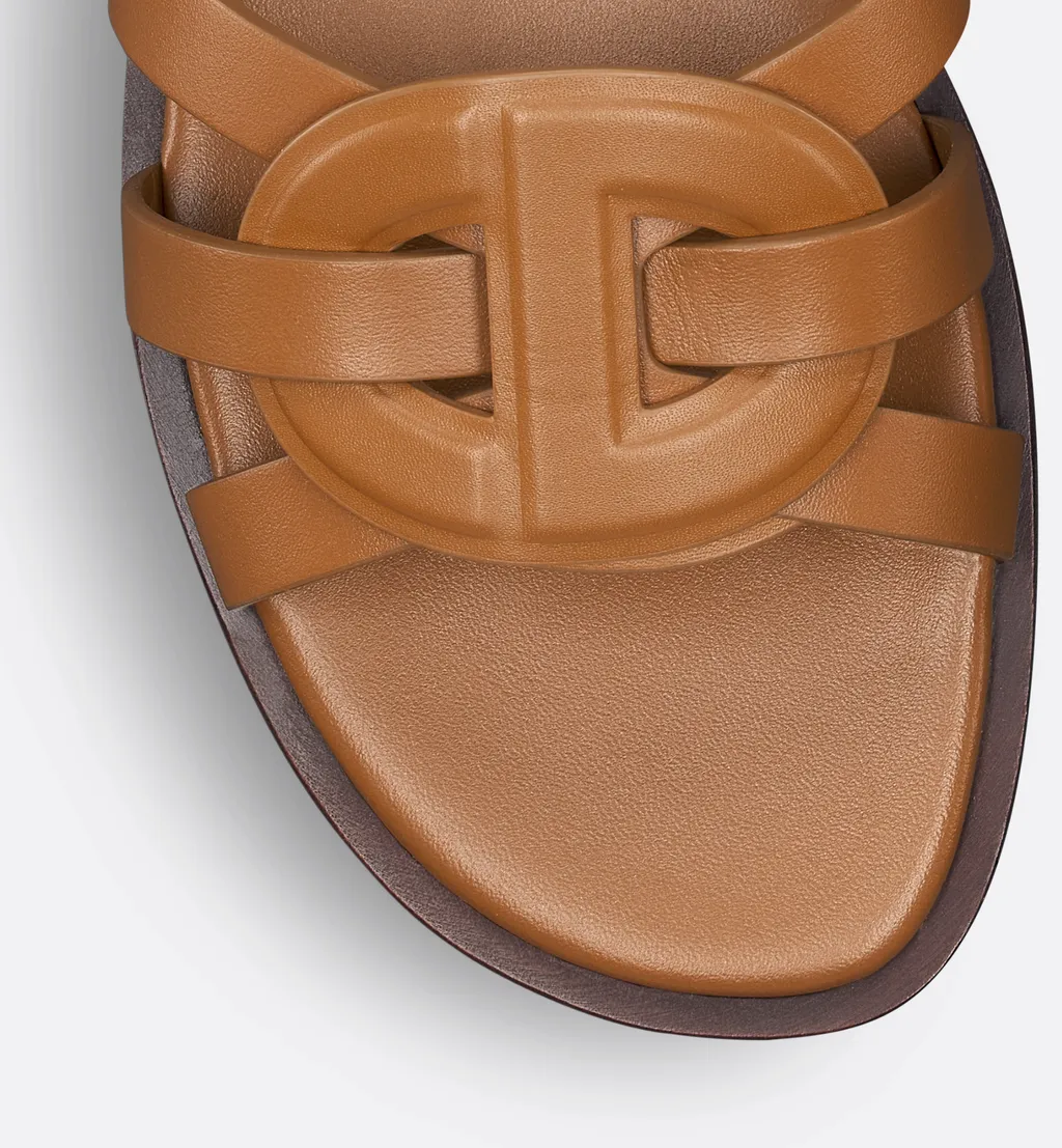 D-Club Slide