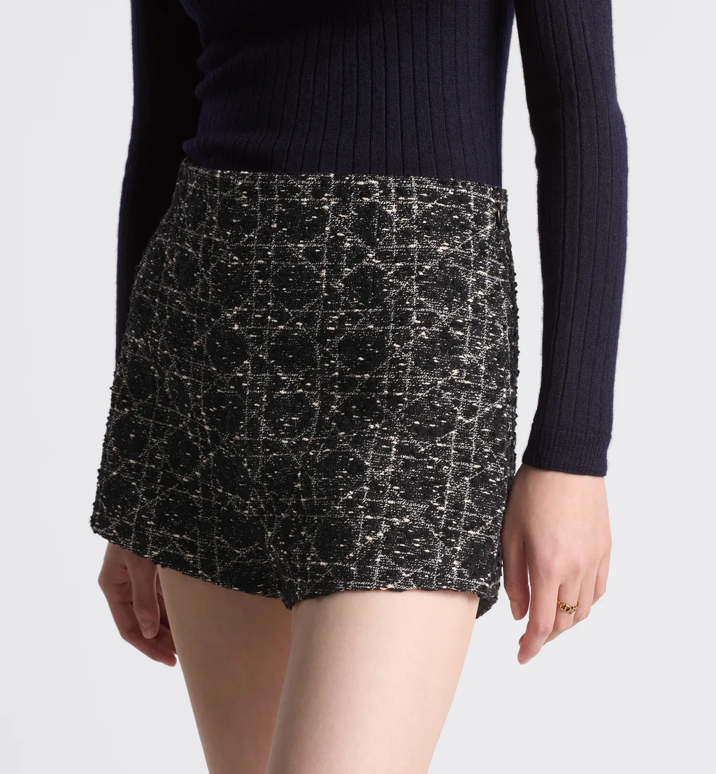 Macrocannage Shorts