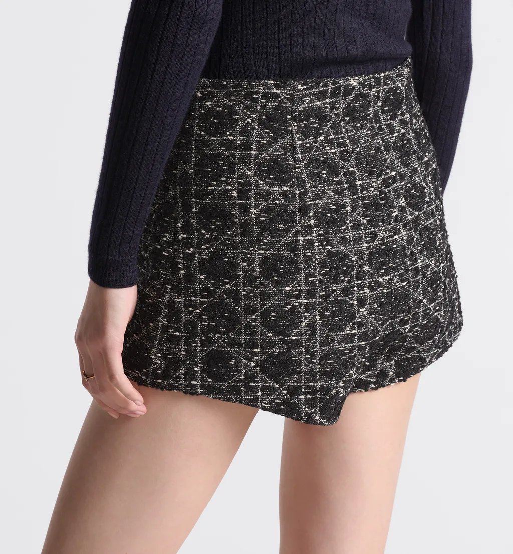 Macrocannage Shorts