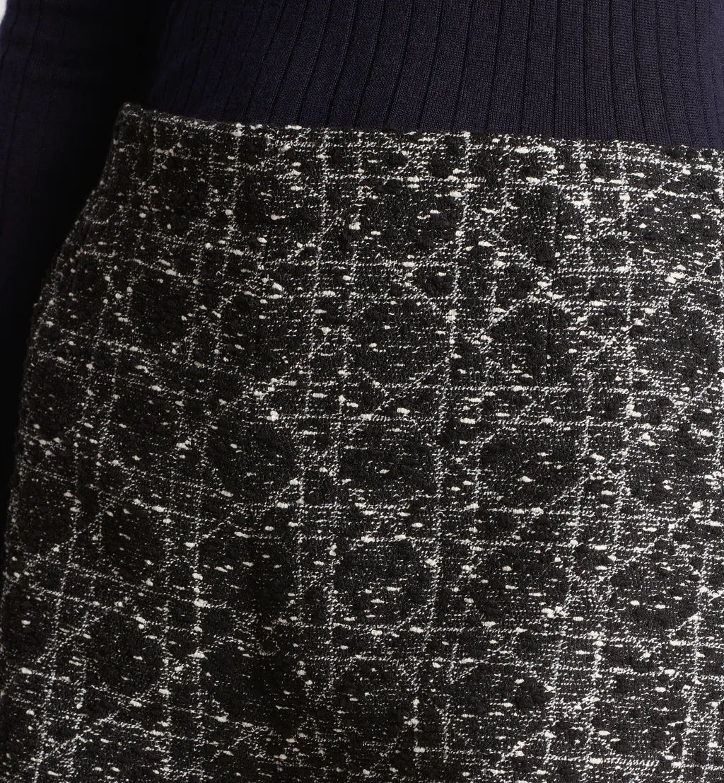 Macrocannage Shorts