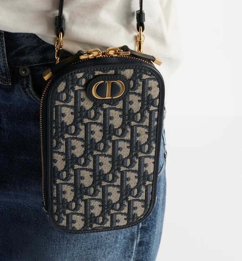 30 Montaigne Call'in Dior Phone Holder