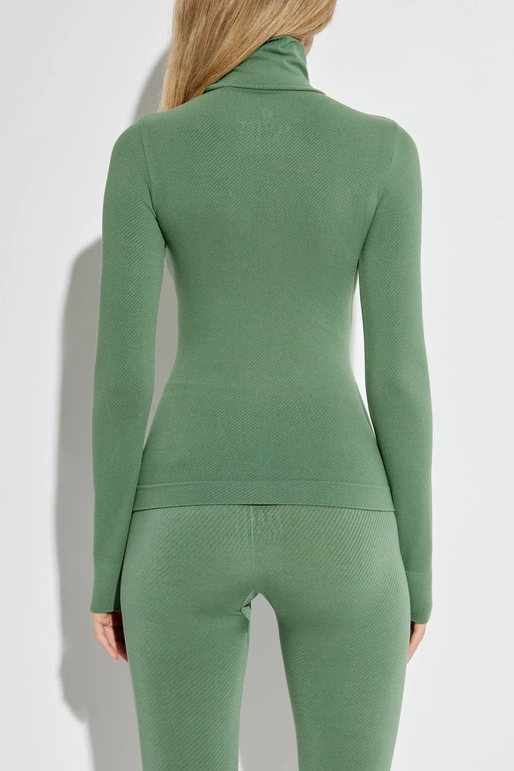 Perfect Moment Parisian Thermal Turtleneck