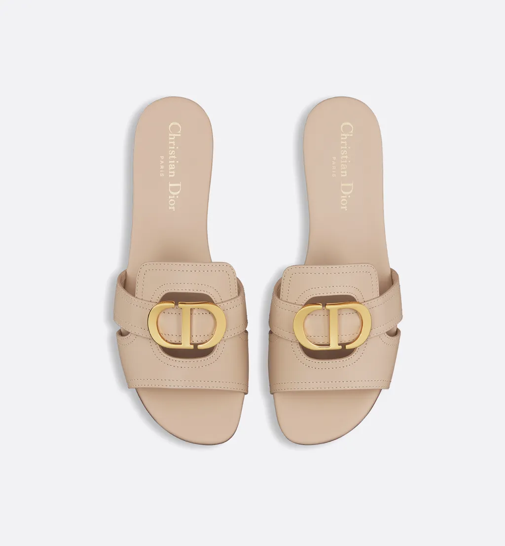 30 Montaigne Slide
