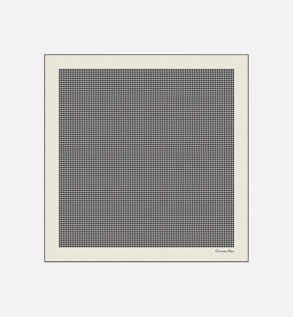 30 Montaigne 90 Square Scarf
