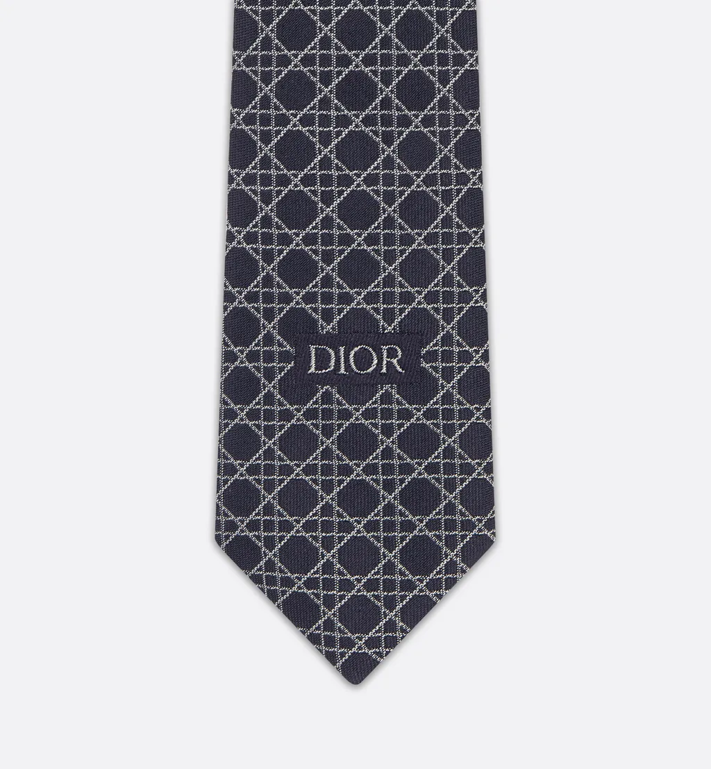 Striped Cannage Tie