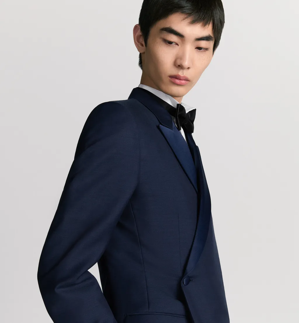 Oblique Tuxedo